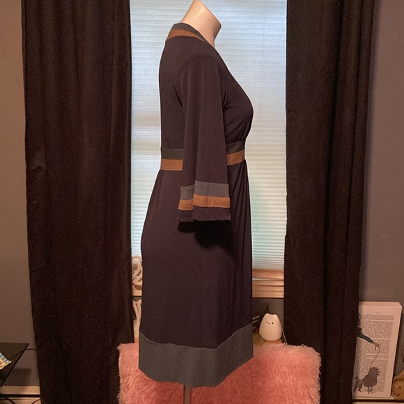 Laundry by Design moderate plunge front striped knit lined side zip dress size 6 - Picture 5 of 6